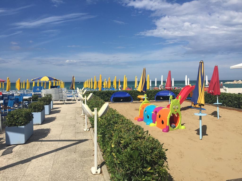 Hotel Marina Фано Экстерьер фото
