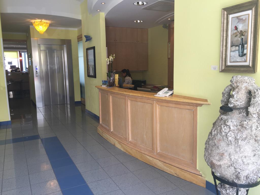 Hotel Marina Фано Экстерьер фото